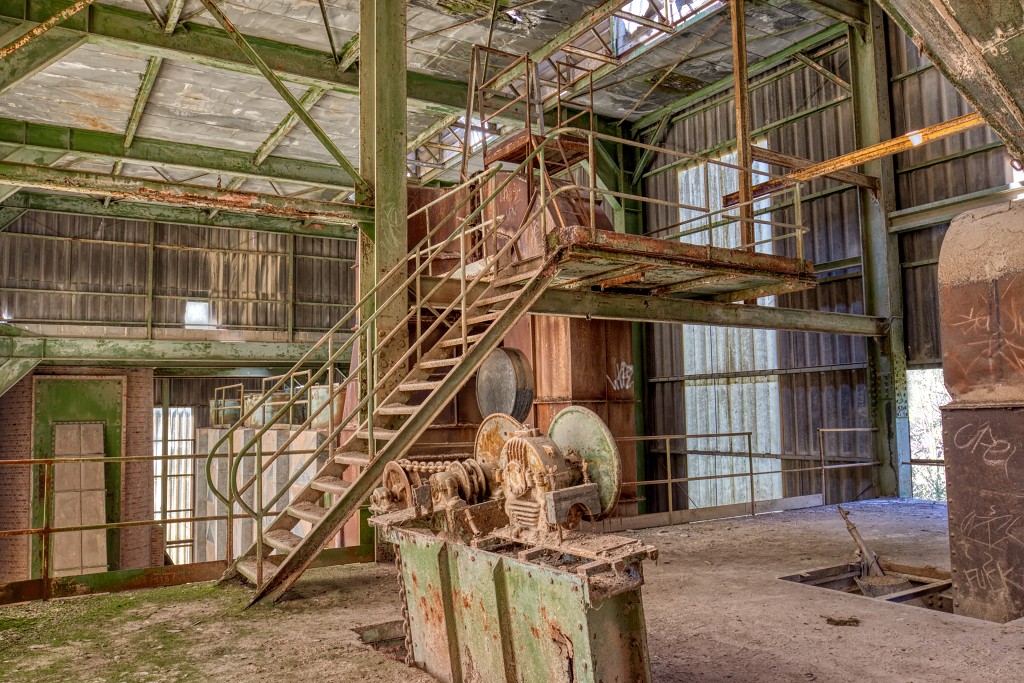 limestone factory hdr urbex belgie trash abandoned luik decay verlaten kalkoven kalksteengroeve ampsin museum